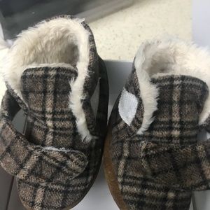 Minnetonka infant sawyer boot